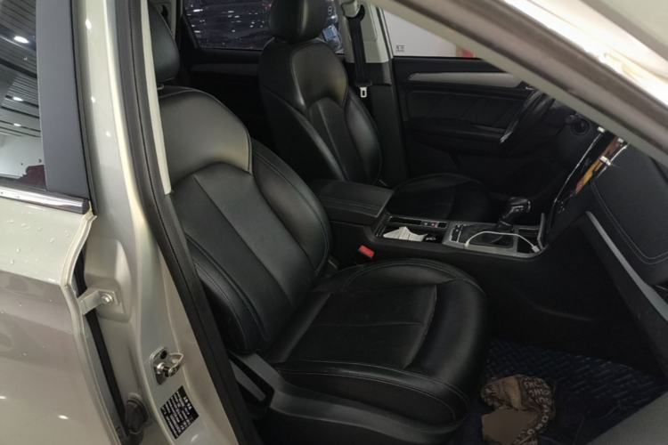 Used Roewe RX5 2020 20T Automatic 4G Connected Million Edition Right Front Seat