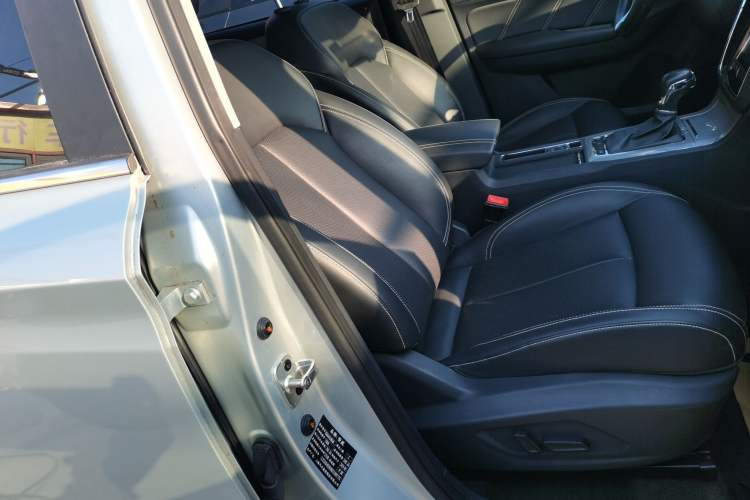Used Roewe RX5 2020 20T Automatic Ali Smart Connectivity Beyond Intelligent Edition Right Front Seat