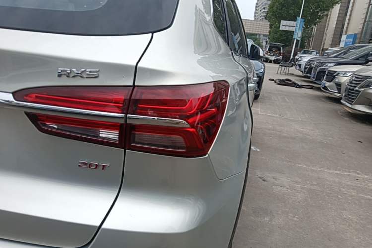 Used Roewe RX5 2020 20T Automatic 4G Connected Million-Dollar Flagship Edition Right Rear Taillight
