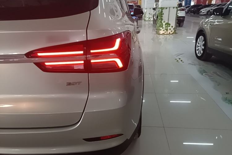 Used Roewe RX5 2020 20T Automatic 4G Connect Superior Flagship Edition Right Rear Taillight
