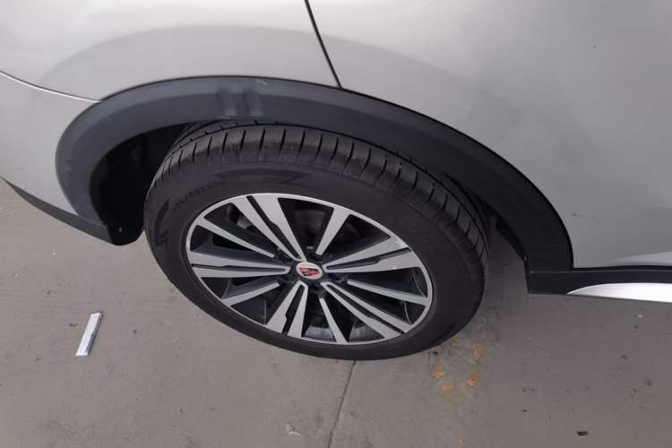 Used Roewe RX5 2020 20T Automatic 4G Connect Superior Flagship Edition Right Rear Wheel Hub