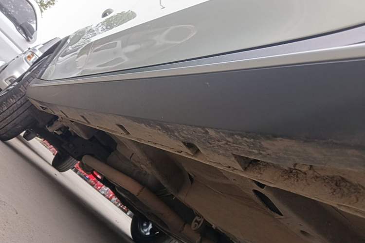 Used Roewe RX5 2020 20T Automatic 4G Connected Million-Dollar Flagship Edition Right Side Sill