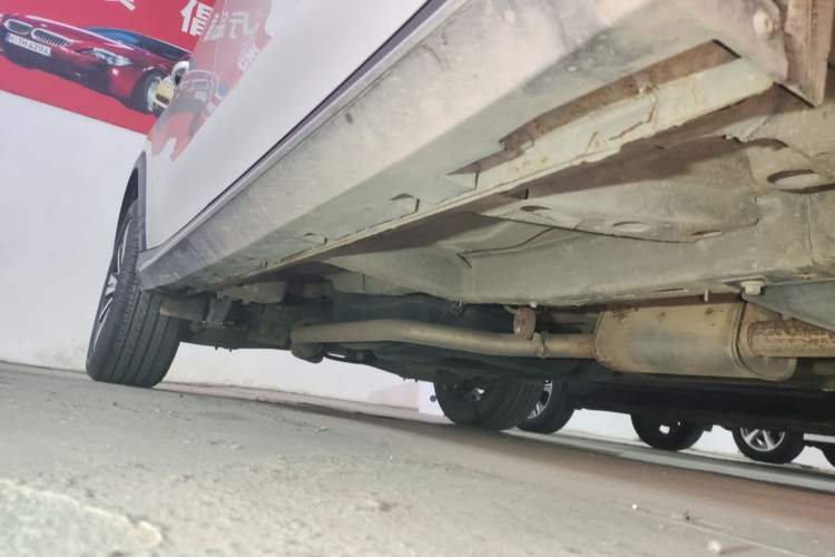 Used Roewe RX5 2020 20T Automatic 4G Connected Million Edition Right Side Sill