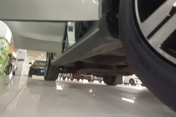 Used Roewe RX5 2020 20T Automatic 4G Connect Superior Flagship Edition Right Side Sill