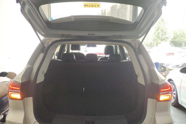 Used Roewe RX5 2020 20T Automatic 4G Connected Million Edition Trunk