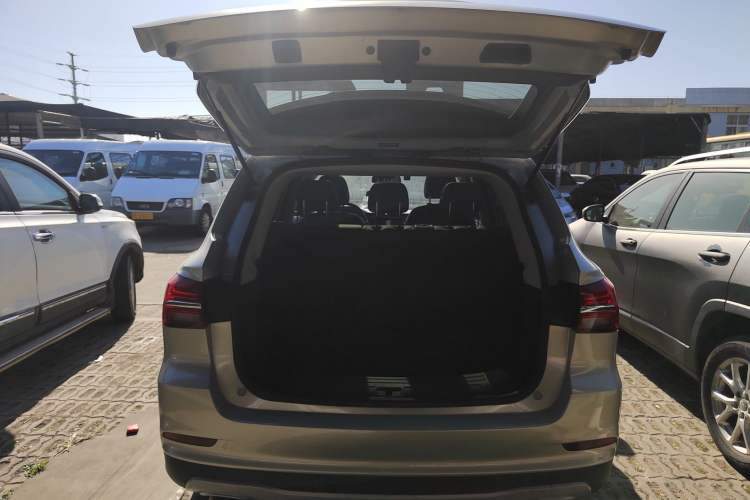 Used Roewe RX5 2020 20T Automatic 4G Connected Million Edition Trunk