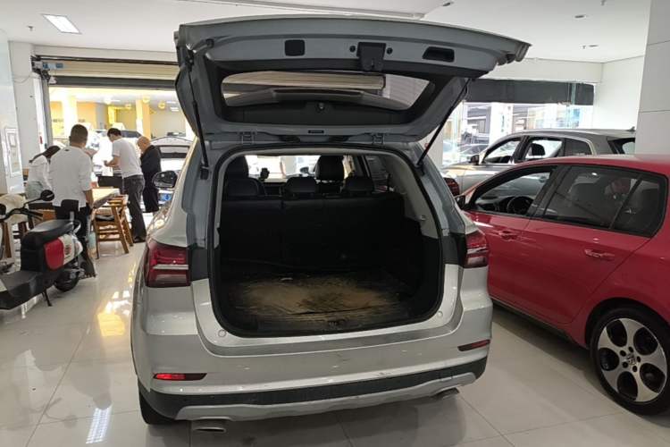 Used Roewe RX5 2020 20T Automatic 4G Connected Million Edition Trunk