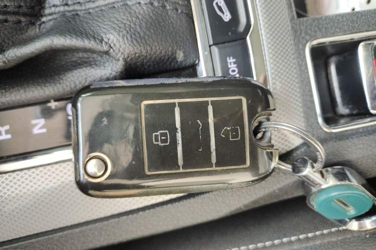 Used Roewe RX5 2020 20T Automatic 4G Connected Million Edition Vehicle Key