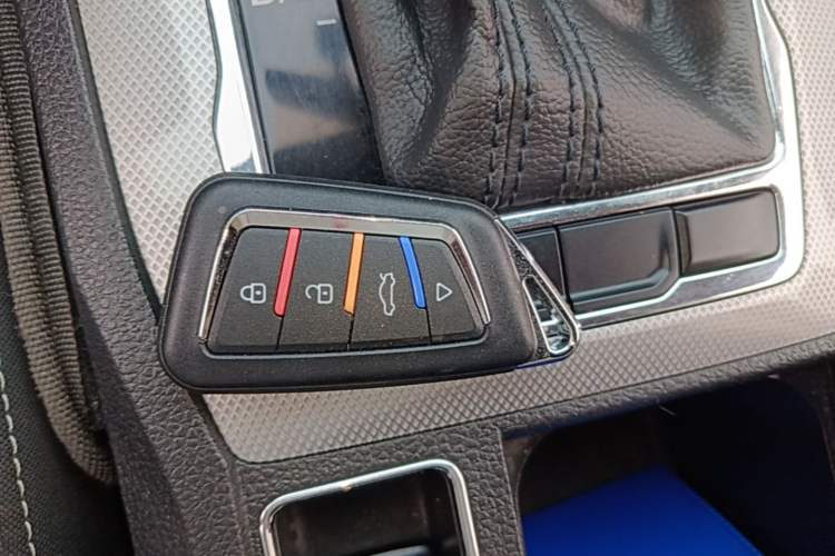 Used Roewe RX5 2020 20T Automatic 4G Connected Million-Dollar Flagship Edition Vehicle Key