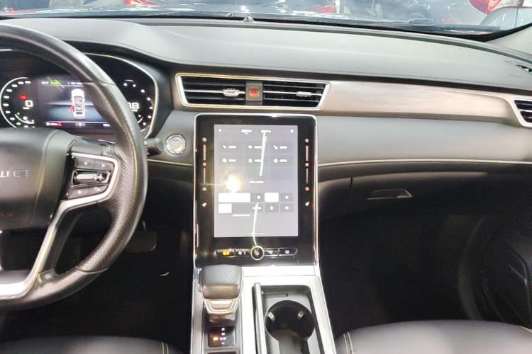 Used Roewe RX5 2020 PLUS 300TGI Automatic Ali National Trend Flagship Edition Audio And AC Panel
