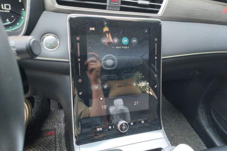 Used Roewe RX5 2020 PLUS 300TGI Automatic Ali National Trend Flagship Edition Audio And AC Panel
