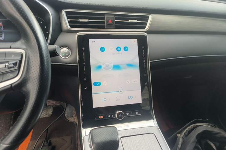 Used Roewe RX5 2020 PLUS 300TGI Automatic Ali National Trend Flagship Edition Audio And AC Panel