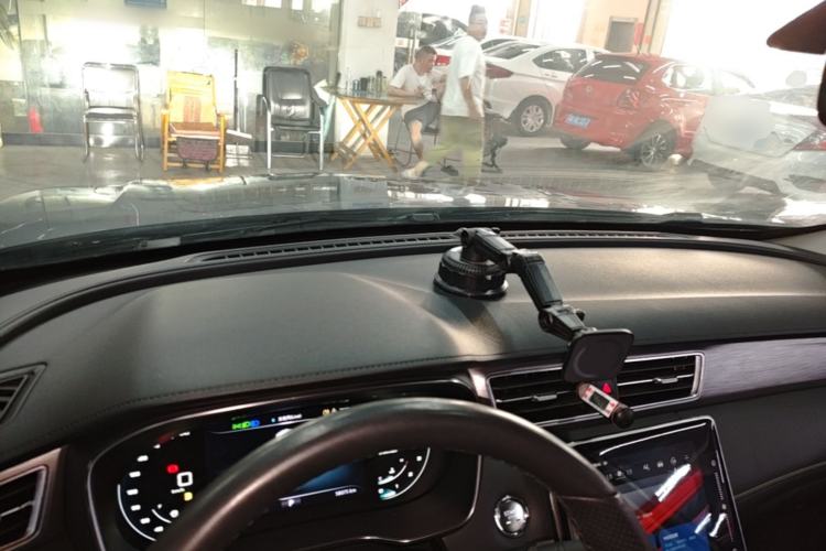Used Roewe RX5 2020 PLUS 300TGI Automatic Ali National Trend Flagship Edition Center Console