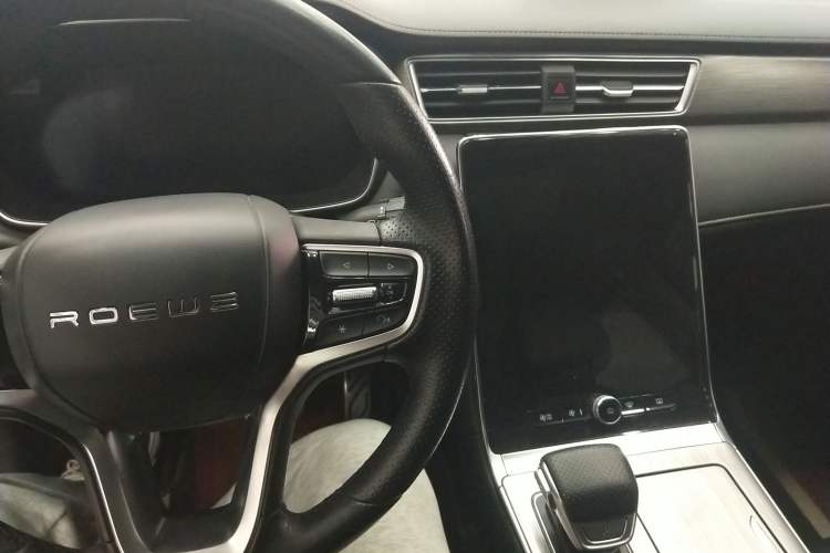 Used Roewe RX5 2020 PLUS 300TGI Automatic Ali National Style Ronglin Edition Center Console
