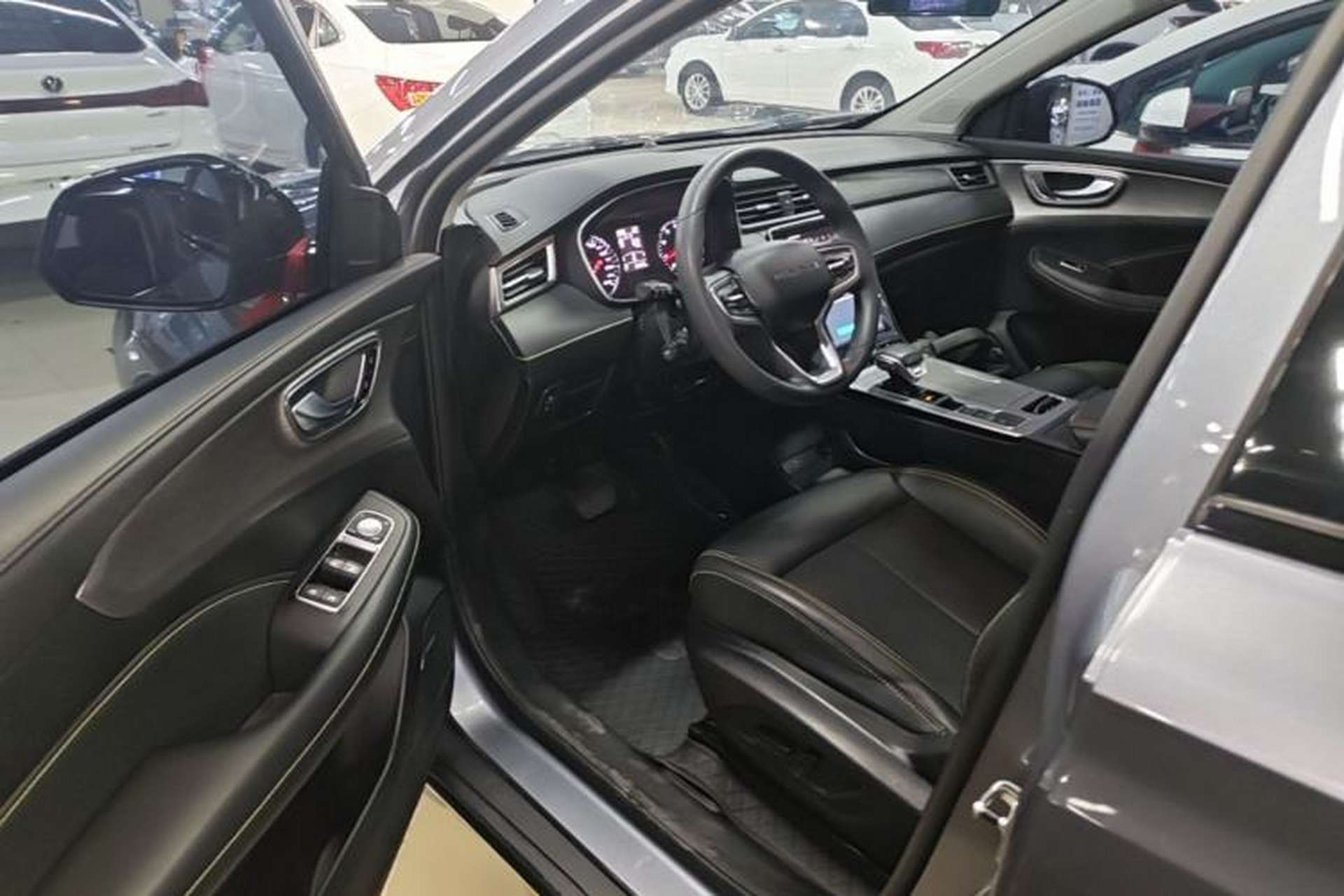Used Roewe RX5 2020 PLUS 300TGI Automatic Ali National Style Luxury Edition Driver Seat