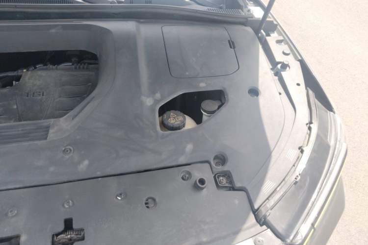 Used Roewe RX5 2020 PLUS 300TGI Automatic Ali National Style Ronglin Edition Engine Bay Left