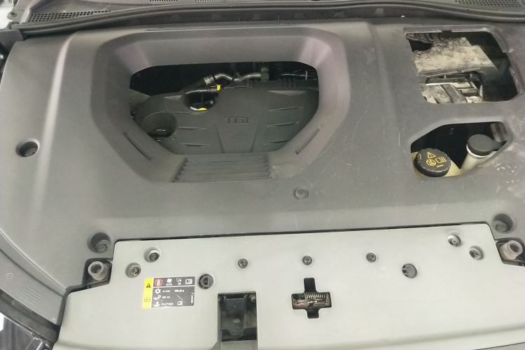 Used Roewe RX5 2020 PLUS 300TGI Automatic Ali National Style Ronglin Edition Engine Bay