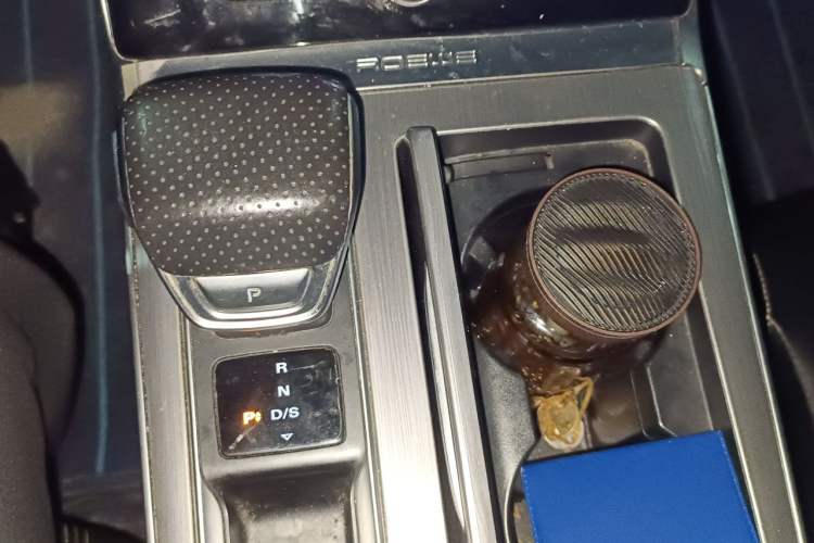 Used Roewe RX5 2020 PLUS 300TGI Automatic Ali National Style Ronglin Edition Gear Lever