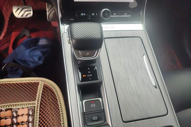 Used Roewe RX5 2020 PLUS 300TGI Automatic Ali National Style Ronglin Edition Gear Lever