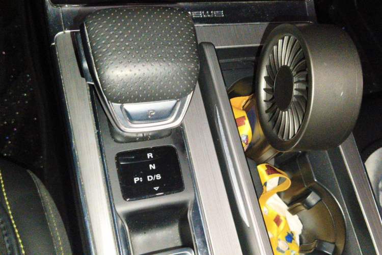 Used Roewe RX5 2020 PLUS 300TGI Automatic Ali National Style Ronglin Edition Gear Lever