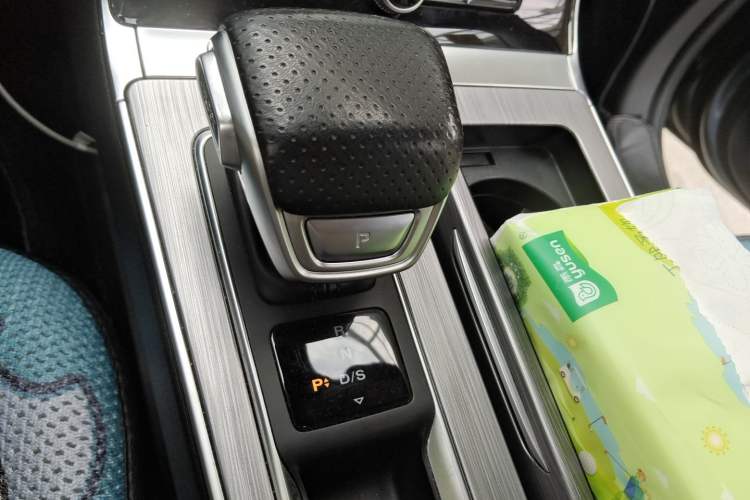 Used Roewe RX5 2020 PLUS 300TGI Automatic Ali National Style Ronglin Edition Gear Lever