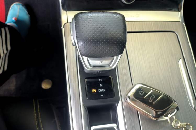 Used Roewe RX5 2020 PLUS 300TGI Automatic Ali National Style Ronglin Edition Gear Lever
