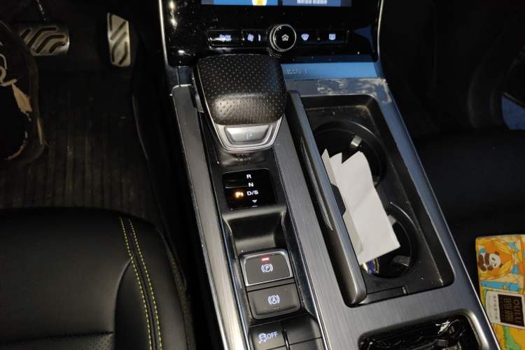 Used Roewe RX5 2020 PLUS 300TGI Automatic Ali National Style Ronglin Edition Gear Lever