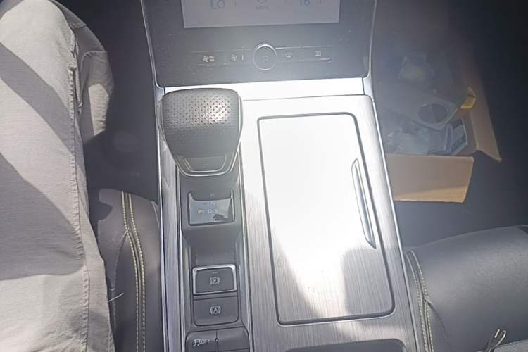Used Roewe RX5 2020 PLUS 300TGI Automatic Ali National Trend Flagship Edition Gear Lever