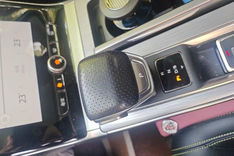 Used Roewe RX5 2020 PLUS 300TGI Automatic Ali National Style Ronglin Edition Gear Lever