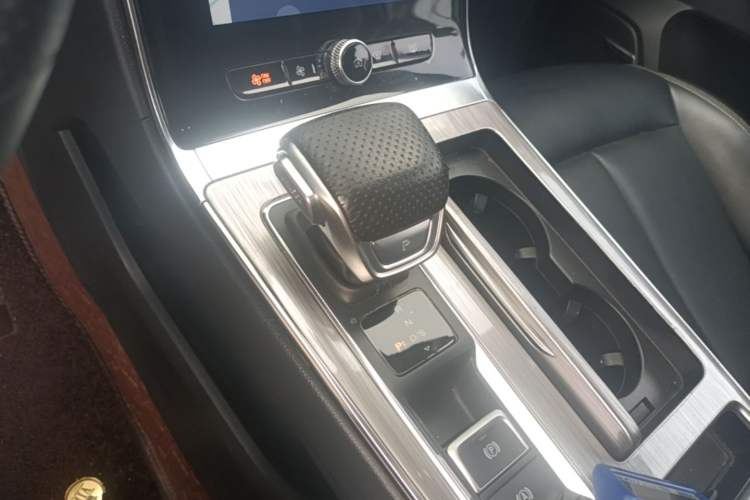 Used Roewe RX5 2020 PLUS 300TGI Automatic Ali National Style Luxury Edition Gear Lever