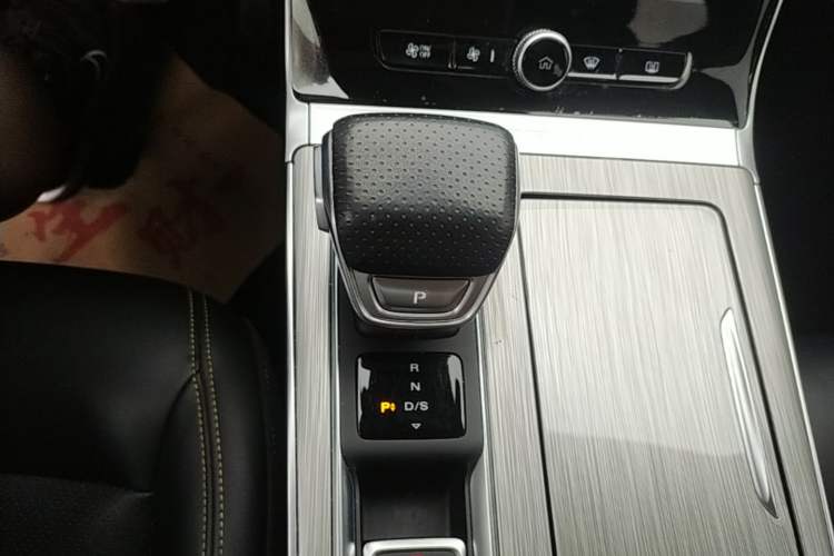 Used Roewe RX5 2020 PLUS 300TGI Automatic Ali National Style Luxury Edition Gear Lever
