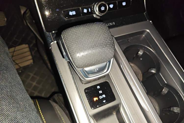 Used Roewe RX5 2020 PLUS 300TGI Automatic Ali National Trend Flagship Edition Gear Lever