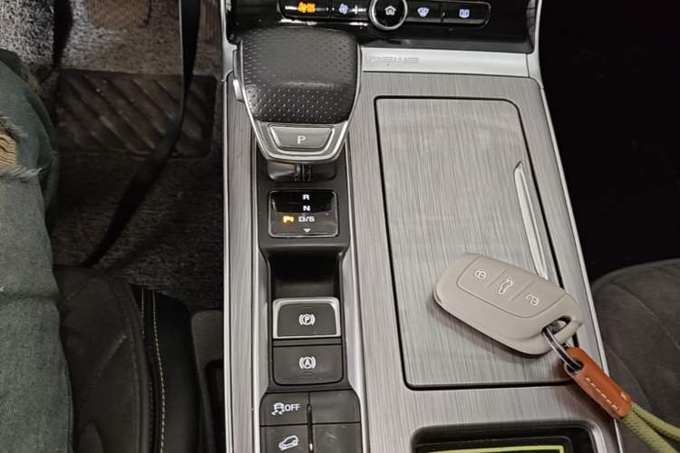 Used Roewe RX5 2020 PLUS 300TGI Automatic Ali National Trend Flagship Edition Gear Lever