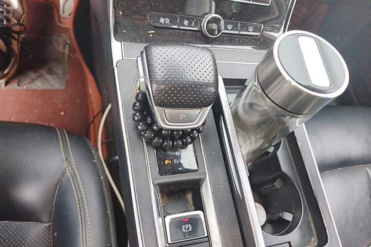Used Roewe RX5 2020 PLUS 300TGI Automatic Ali National Style Ronglin Edition Gear Lever