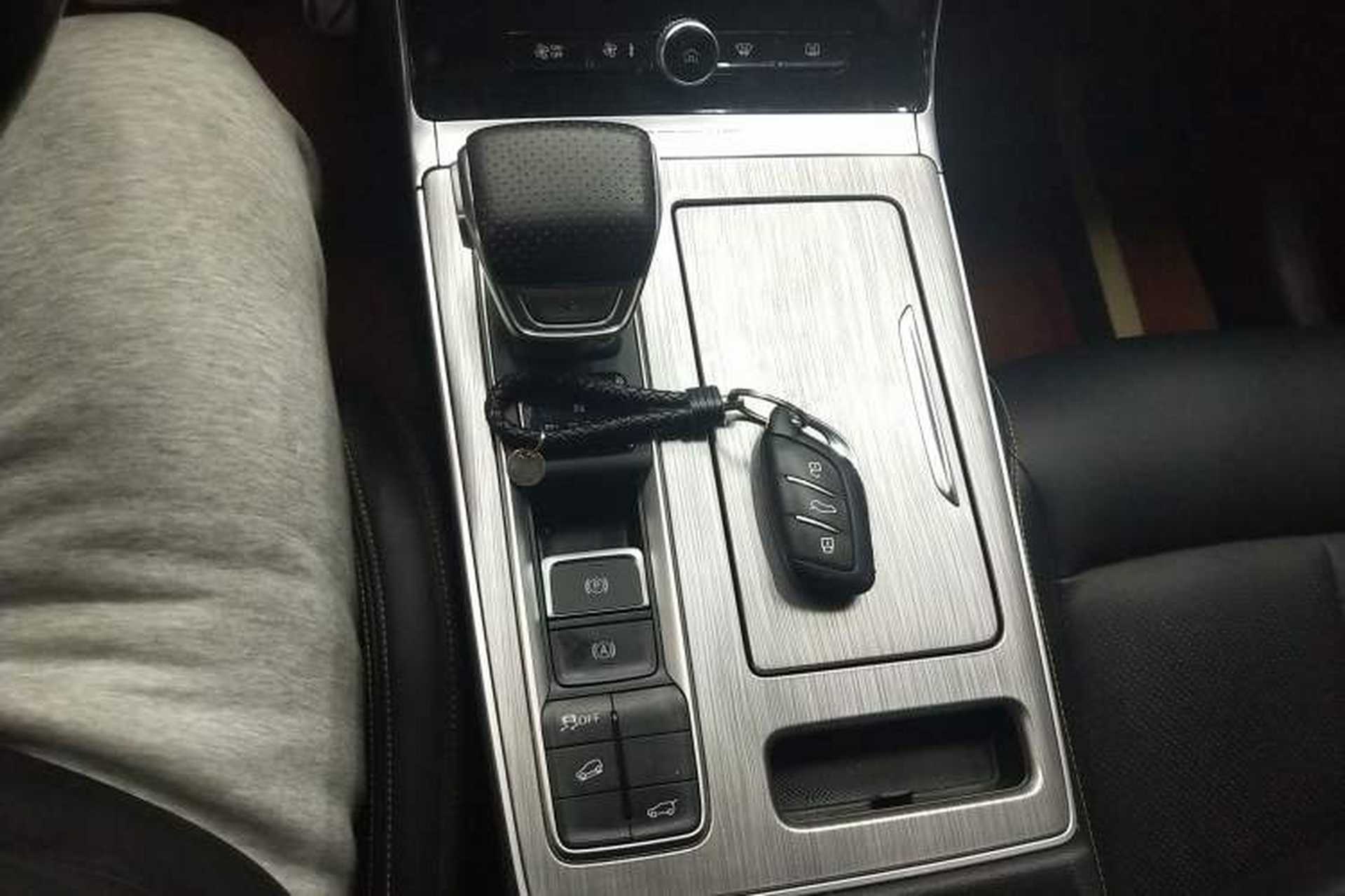 Used Roewe RX5 2020 PLUS 300TGI Automatic Ali National Style Ronglin Edition Gear Lever