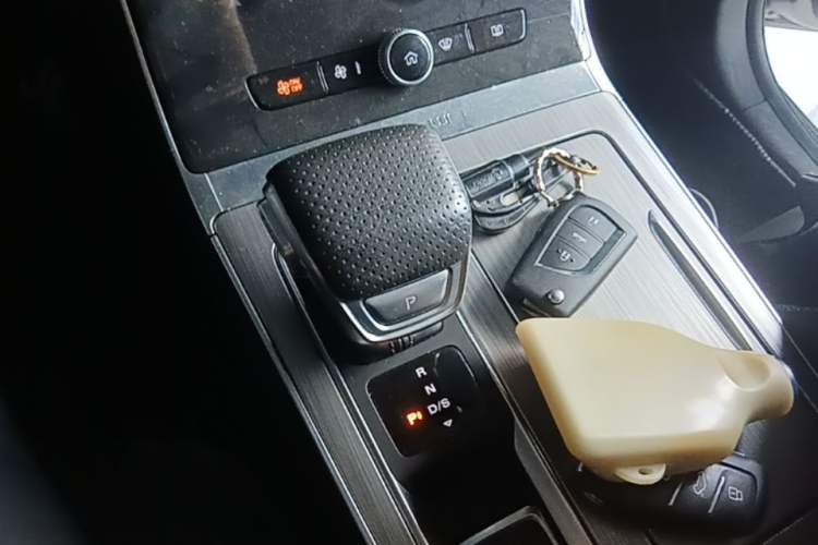 Used Roewe RX5 2020 PLUS 300TGI Automatic Ali National Style Ronglin Edition Gear Lever