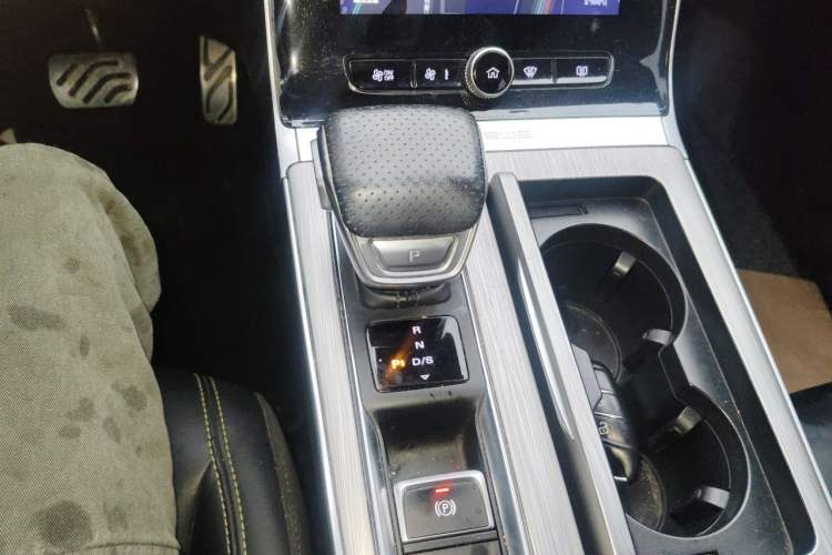 Used Roewe RX5 2020 PLUS 300TGI Automatic Ali National Style Ronglin Edition Gear Lever