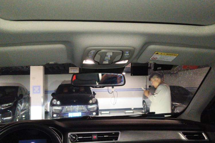 Used Roewe RX5 2020 PLUS 300TGI Automatic Ali National Style Ronglin Edition Headliner