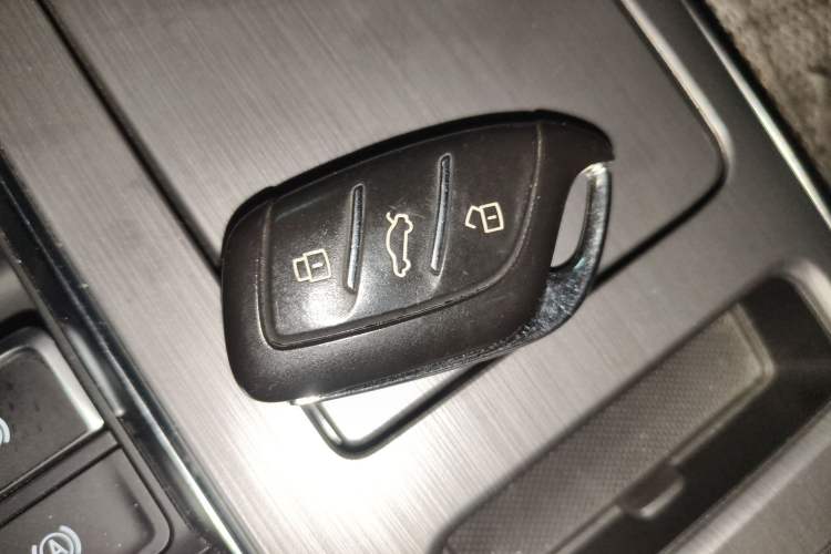 Used Roewe RX5 2020 PLUS 300TGI Automatic Ali National Trend Flagship Edition Interior 1