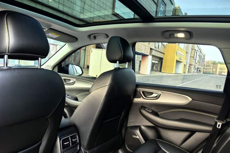 Used Roewe RX5 2020 PLUS 300TGI Automatic Ali National Trend Flagship Edition Interior 11