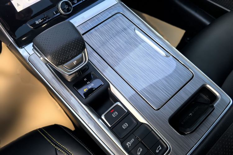Used Roewe RX5 2020 PLUS 300TGI Automatic Ali National Trend Flagship Edition Interior 4