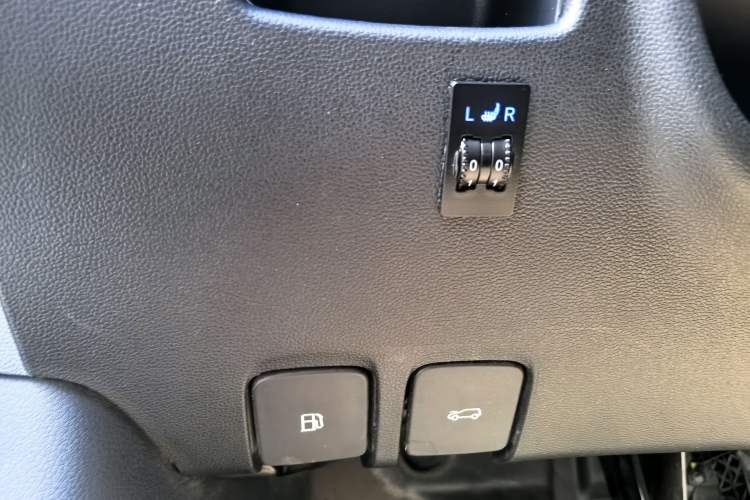 Used Roewe RX5 2020 PLUS 300TGI Automatic Ali National Trend Flagship Edition Interior 8