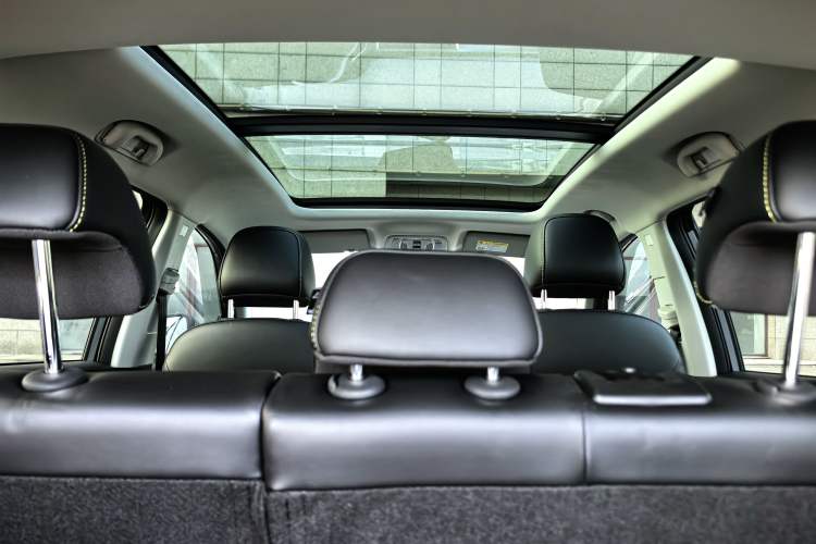 Used Roewe RX5 2020 PLUS 300TGI Automatic Ali National Trend Flagship Edition Interior 9