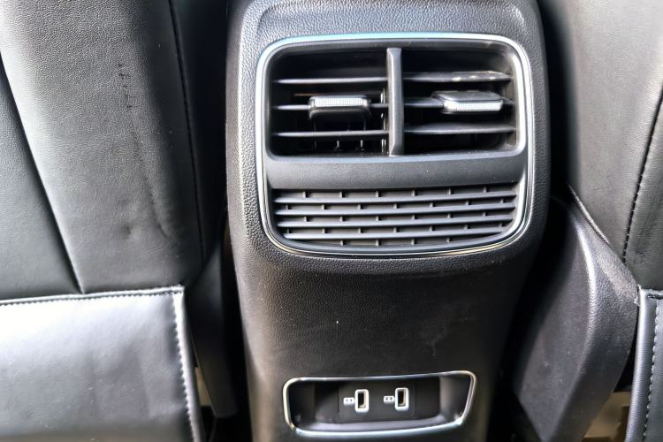 Used Roewe RX5 2020 PLUS 300TGI Automatic Ali National Trend Flagship Edition Interior 9
