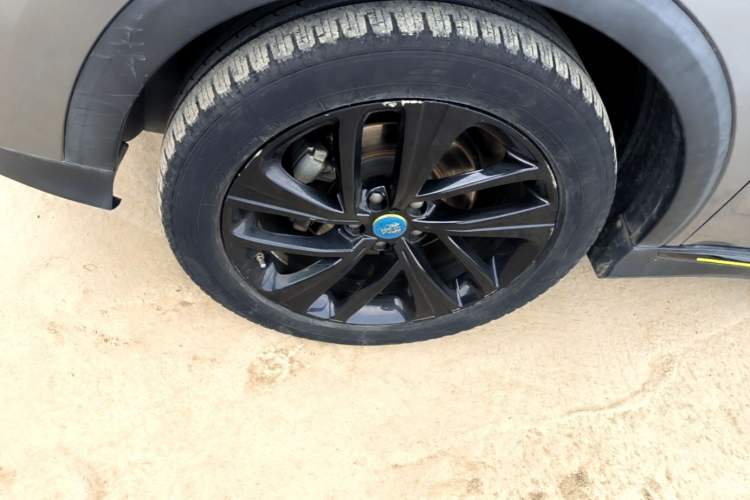 Used Roewe RX5 2020 PLUS 300TGI Automatic Ali National Style Ronglin Edition Left Front Wheel Hub
