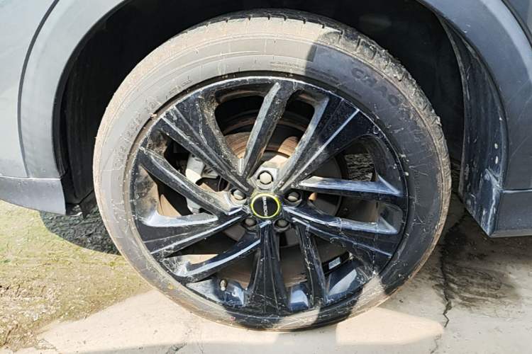 Used Roewe RX5 2020 PLUS 300TGI Automatic Ali National Trend Flagship Edition Left Front Wheel Hub