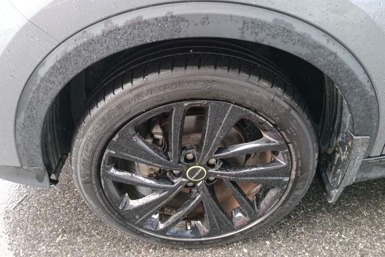 Used Roewe RX5 2020 PLUS 300TGI Automatic Ali National Style Ronglin Edition Left Front Wheel Hub