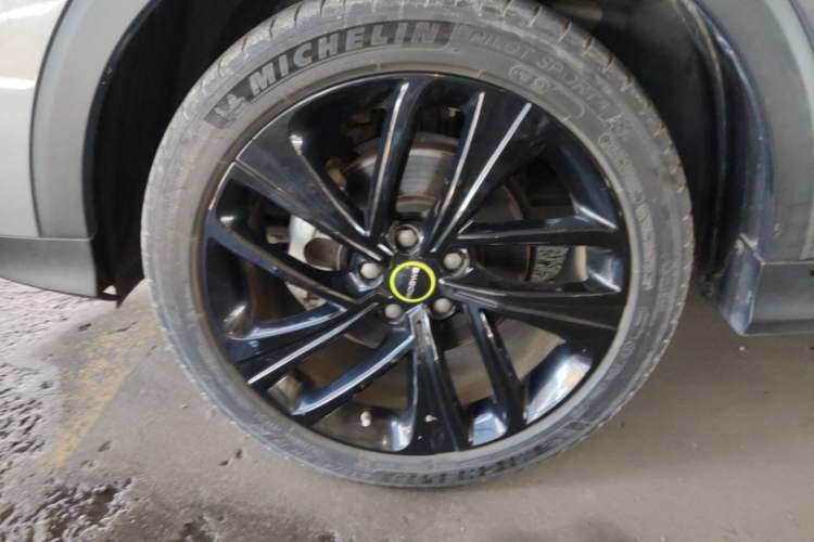 Used Roewe RX5 2020 PLUS 300TGI Automatic Ali National Trend Flagship Edition Left Front Wheel Hub