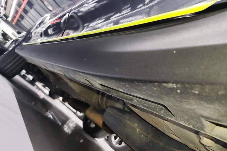 Used Roewe RX5 2020 PLUS 300TGI Automatic Ali National Trend Flagship Edition Left Side Sill