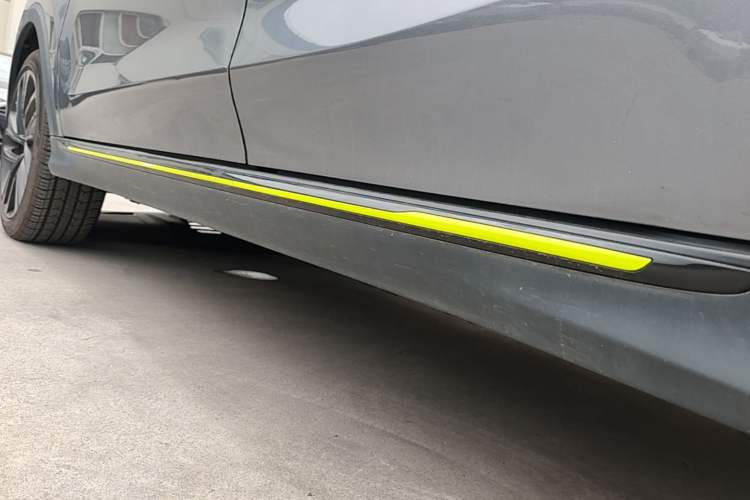 Used Roewe RX5 2020 PLUS 300TGI Automatic Ali National Style Ronglin Edition Left Side Sill
